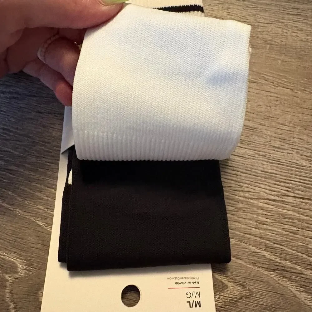 Lululemon Tale to Tell Crew Socks 2 Pack White Black M/L